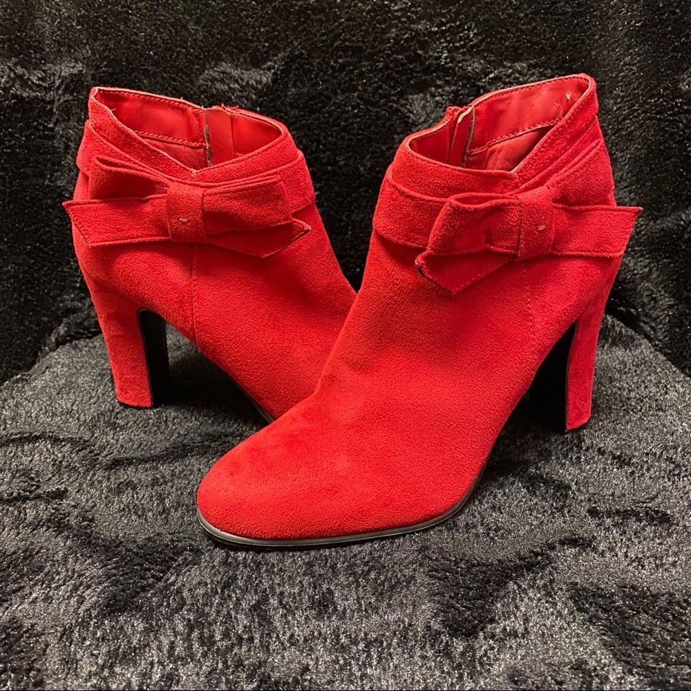 Impo Dark Red Suede Booties!🌹